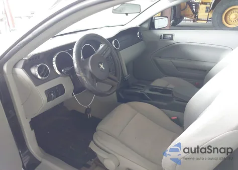 2007 Ford Mustang V6 Deluxe/V6 Premium z USA, uszkodzony, nr VIN 1ZVFT80N875287710